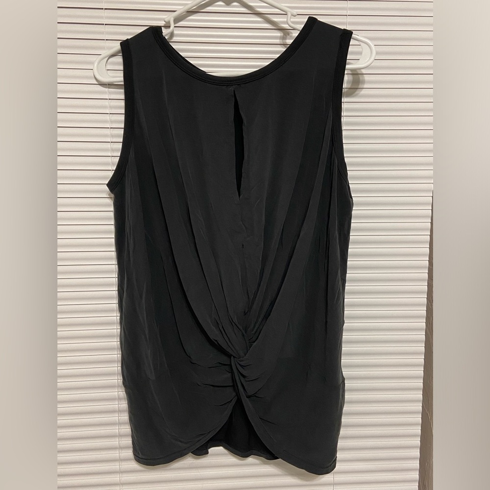 Black tank top (large)